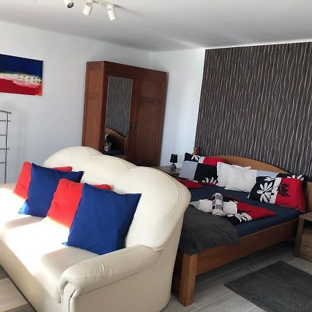 Leander Apartman Балатонакали Екстериор снимка