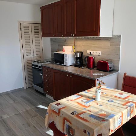Leander Apartman Балатонакали Екстериор снимка