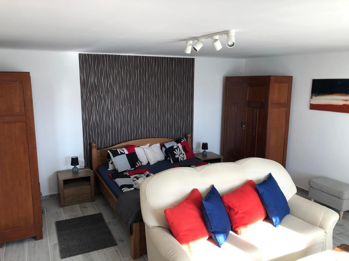 Leander Apartman Балатонакали Екстериор снимка