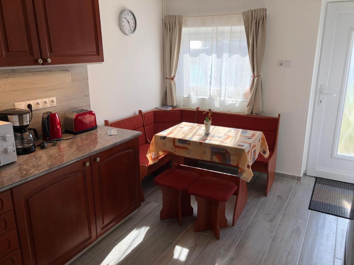 Leander Apartman Балатонакали Екстериор снимка